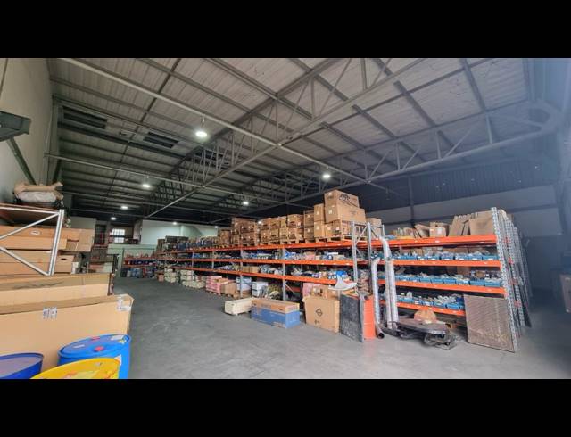 744M² WAREHOUSE TO LET IN JET PARK